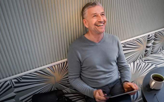 img_Happy_businessman_680x425