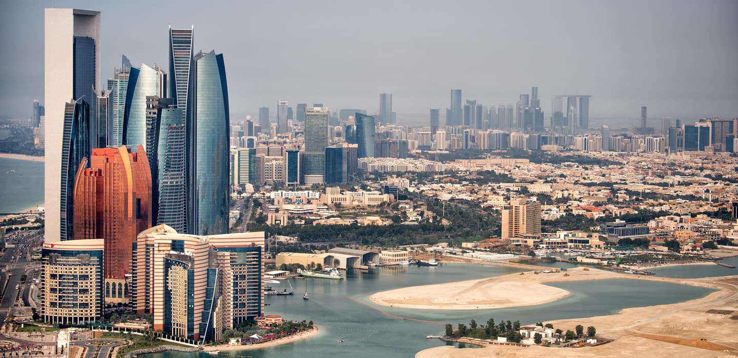 hero_references_Oasis_in_a_deset_hero_1440x700